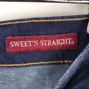 Lucky Brand Jeans - Lucky brand sweet n straight jeans Lucky Brand Jeans - Lucky brand sweet n straight jeans